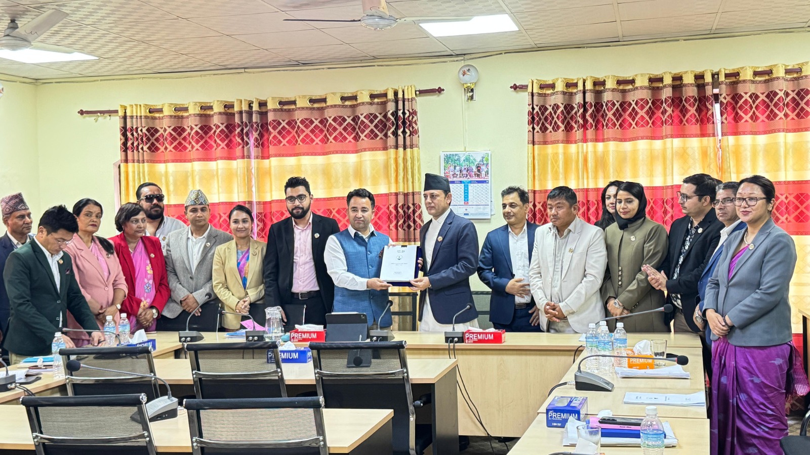 प्रतिनिधि सभा नियमावली मस्यौदा समितिले सभामुखसामु बुझायो मस्यौदा प्रतिवेदन 2